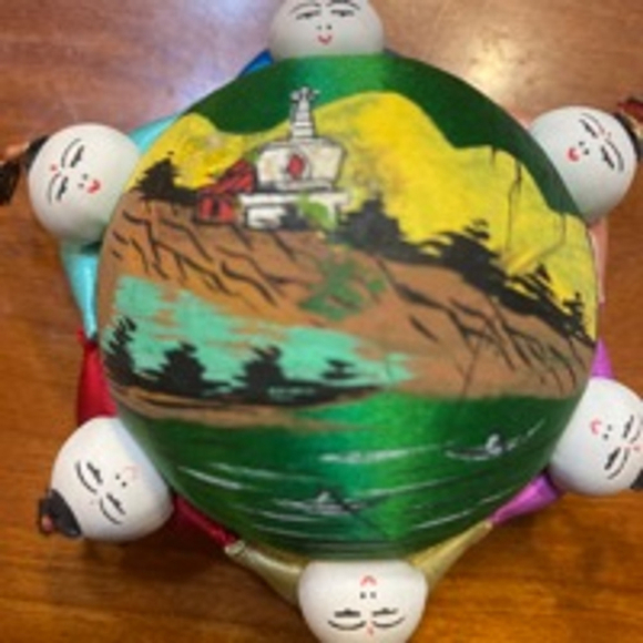 VTG RARE silk pin cushion Unbranded Decor, Multicolor hand painted - Picture 3 of 3